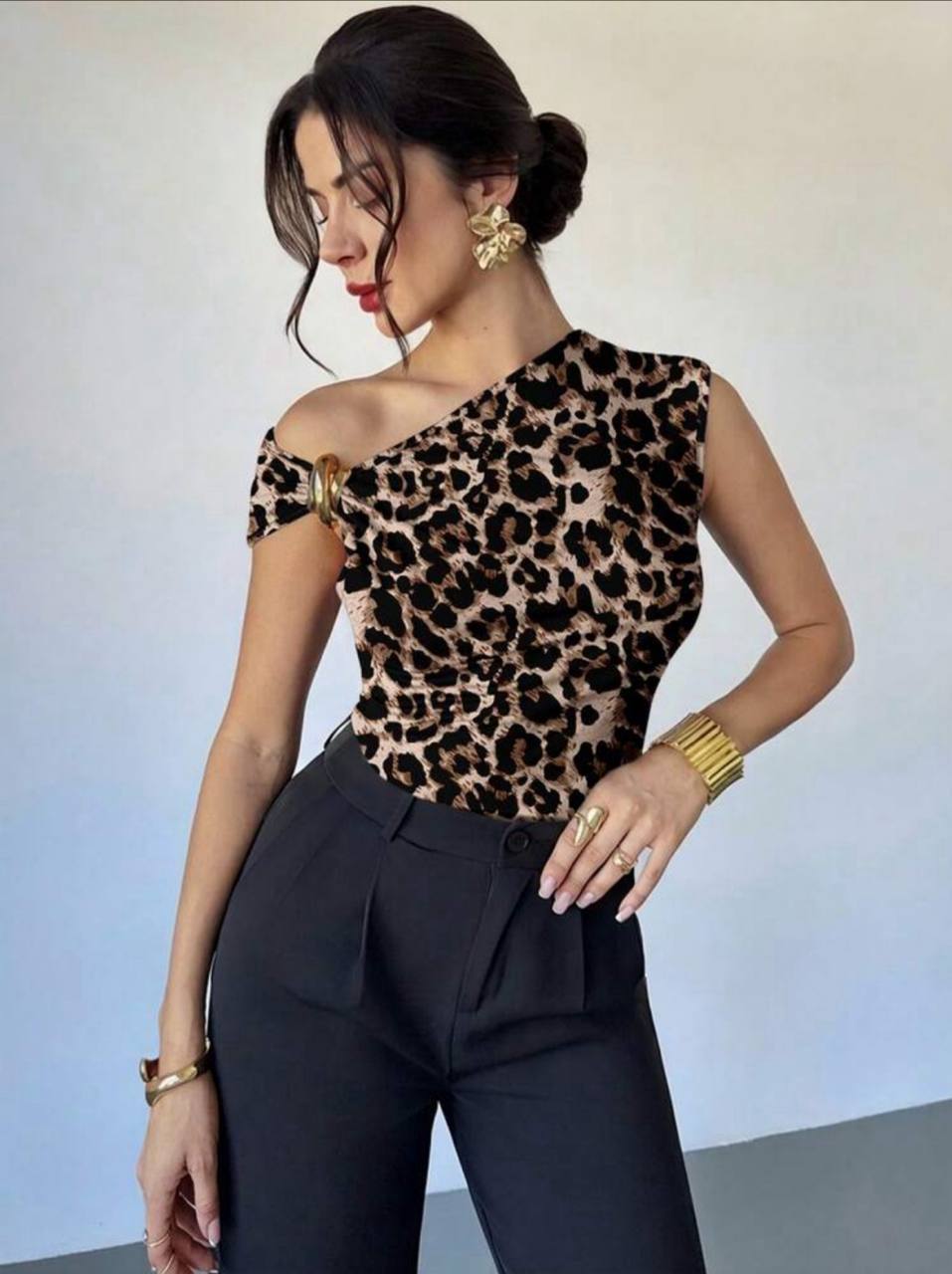 Blusa aplique animal print