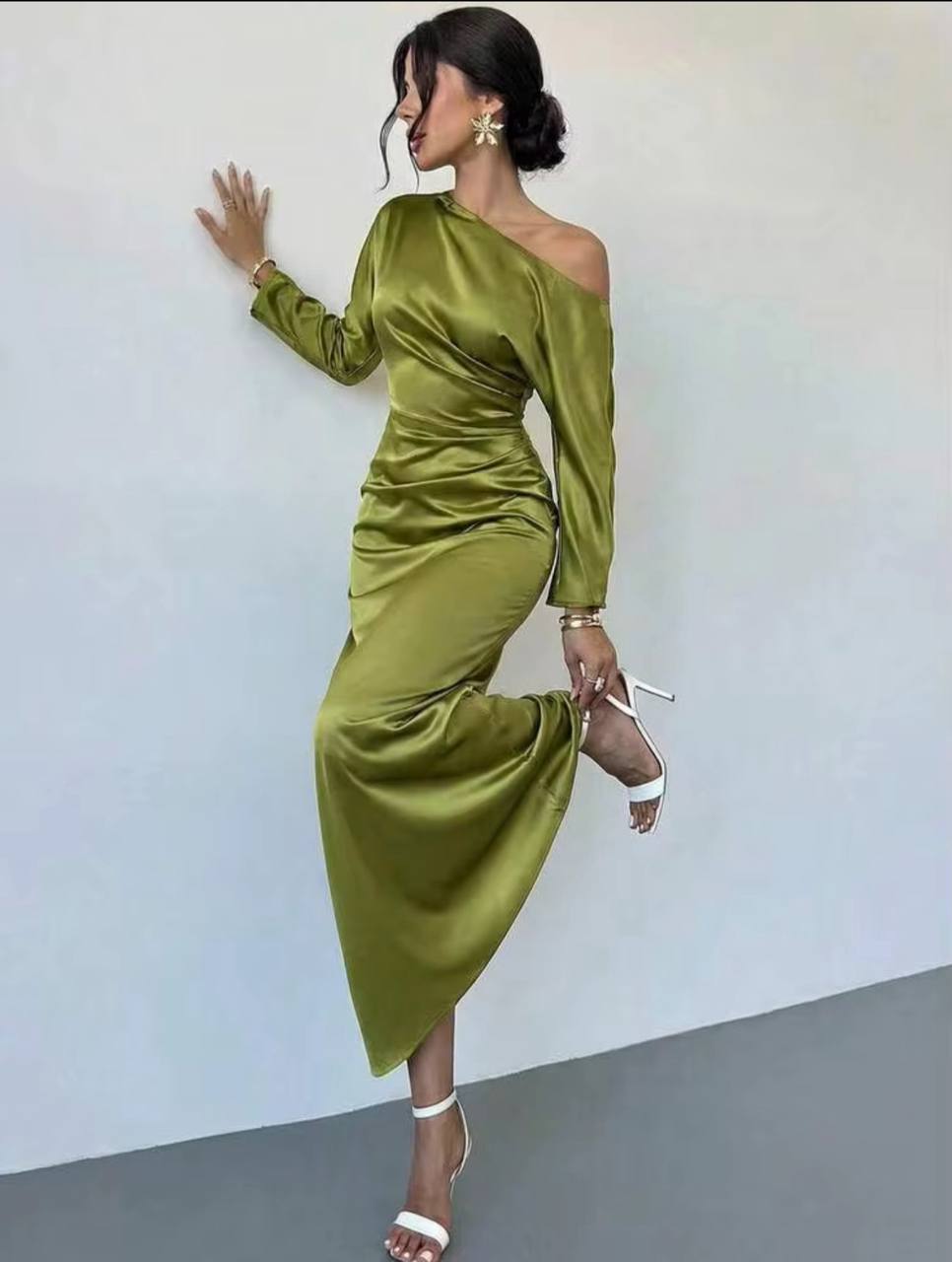 Vestido manga larga saten