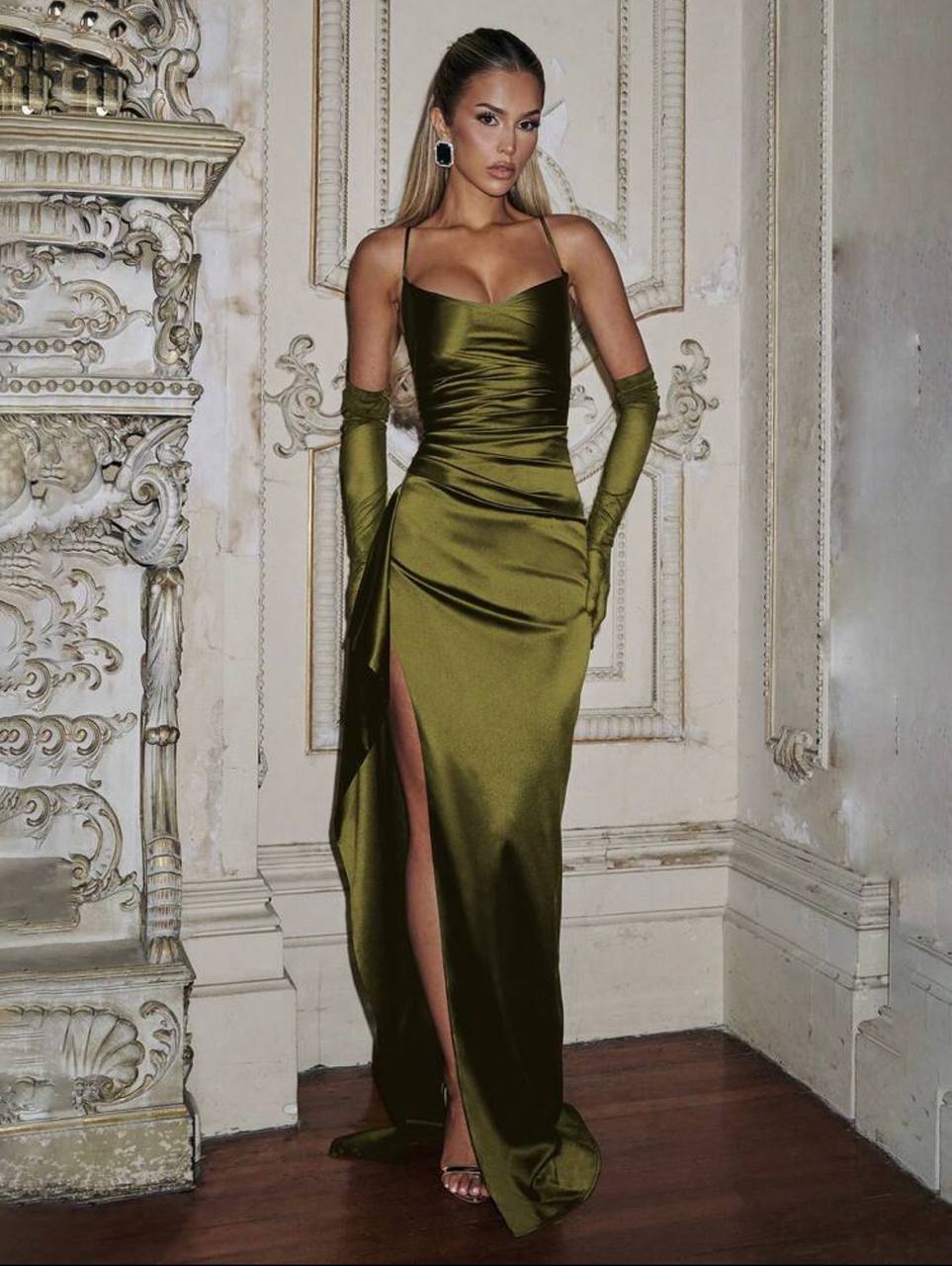 Vestido Sartinado Verde ruedos