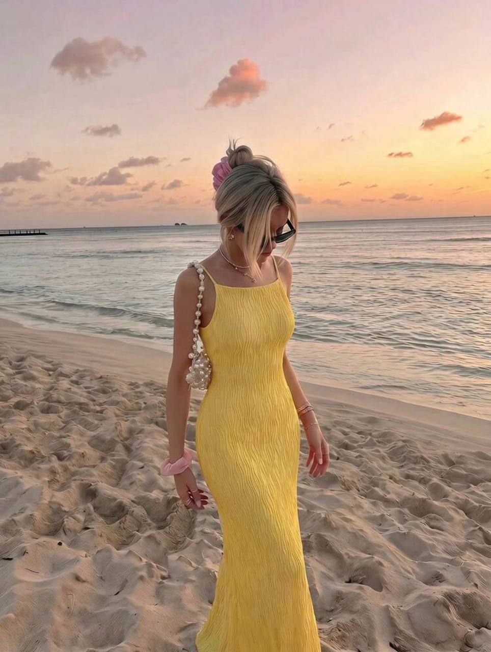 Vestido largo Amarillo relieves liso