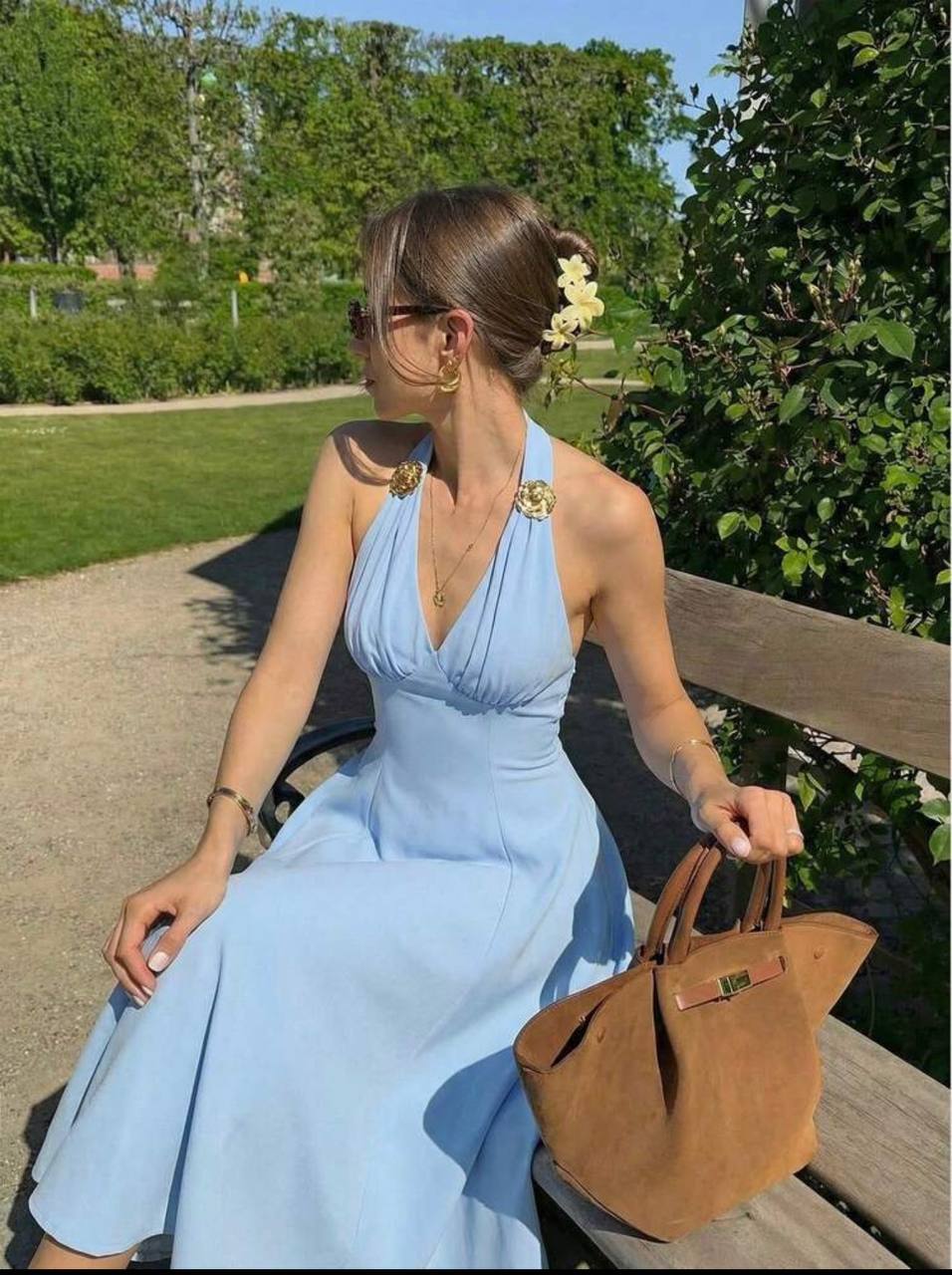 Vestido Celeste aplique medalla O