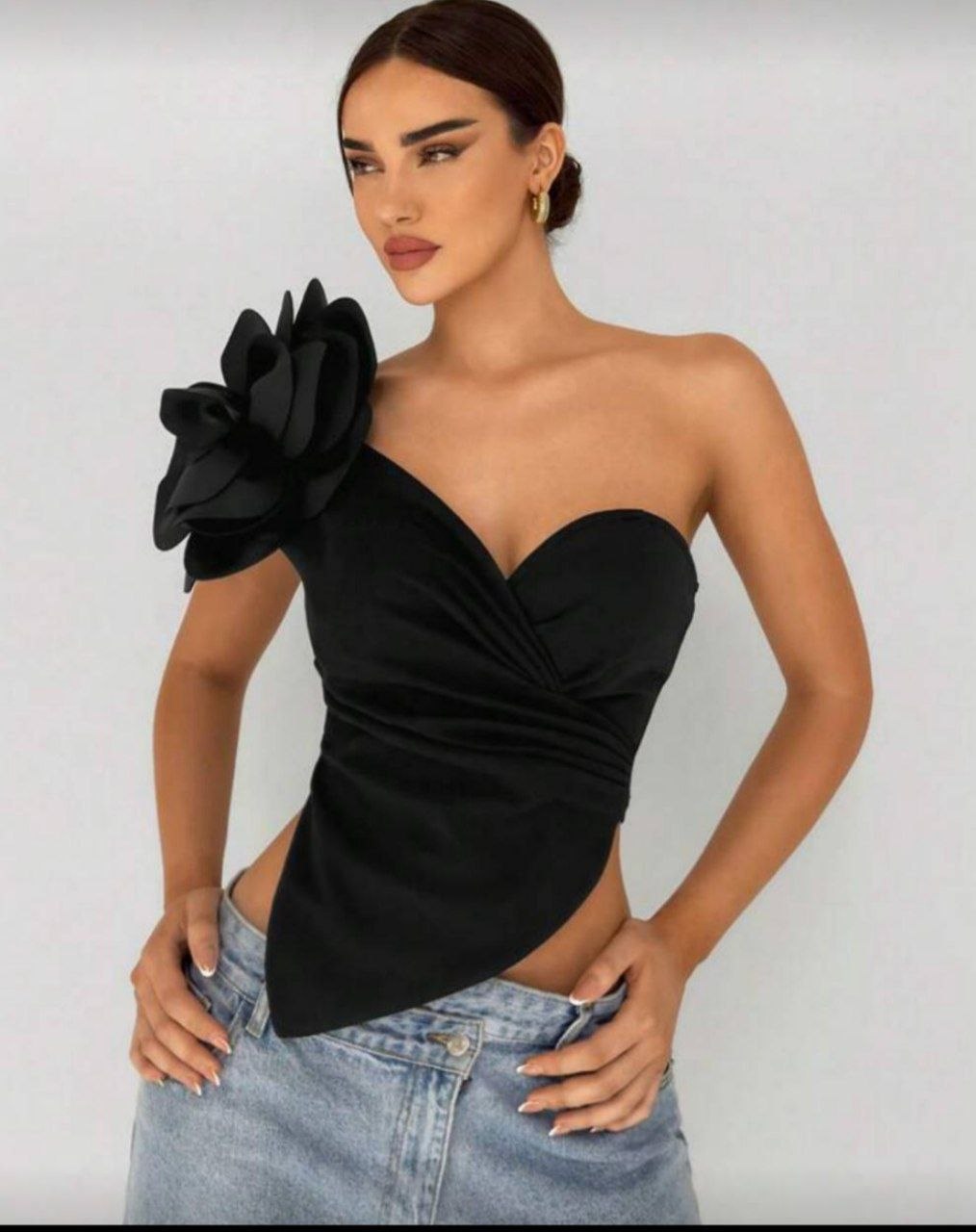 Blusa elegante flor 3D
