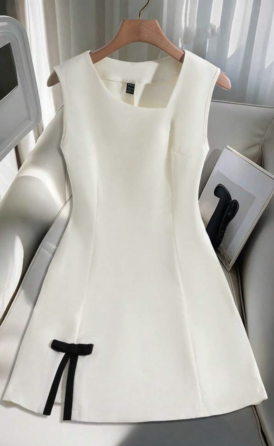 Vestido corto beige