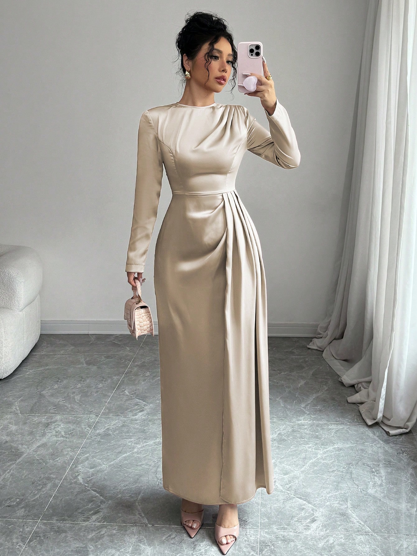 Vestido satén manga larga