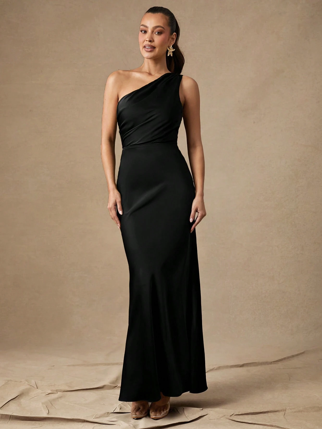 Vestido asimétrico negro